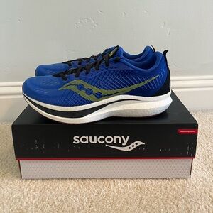 NWT Saucony Endorphin Speed 2 Men's US11 Blue Raz/Acid